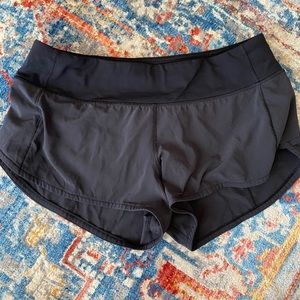 Lululemon size 6 speed up shorts